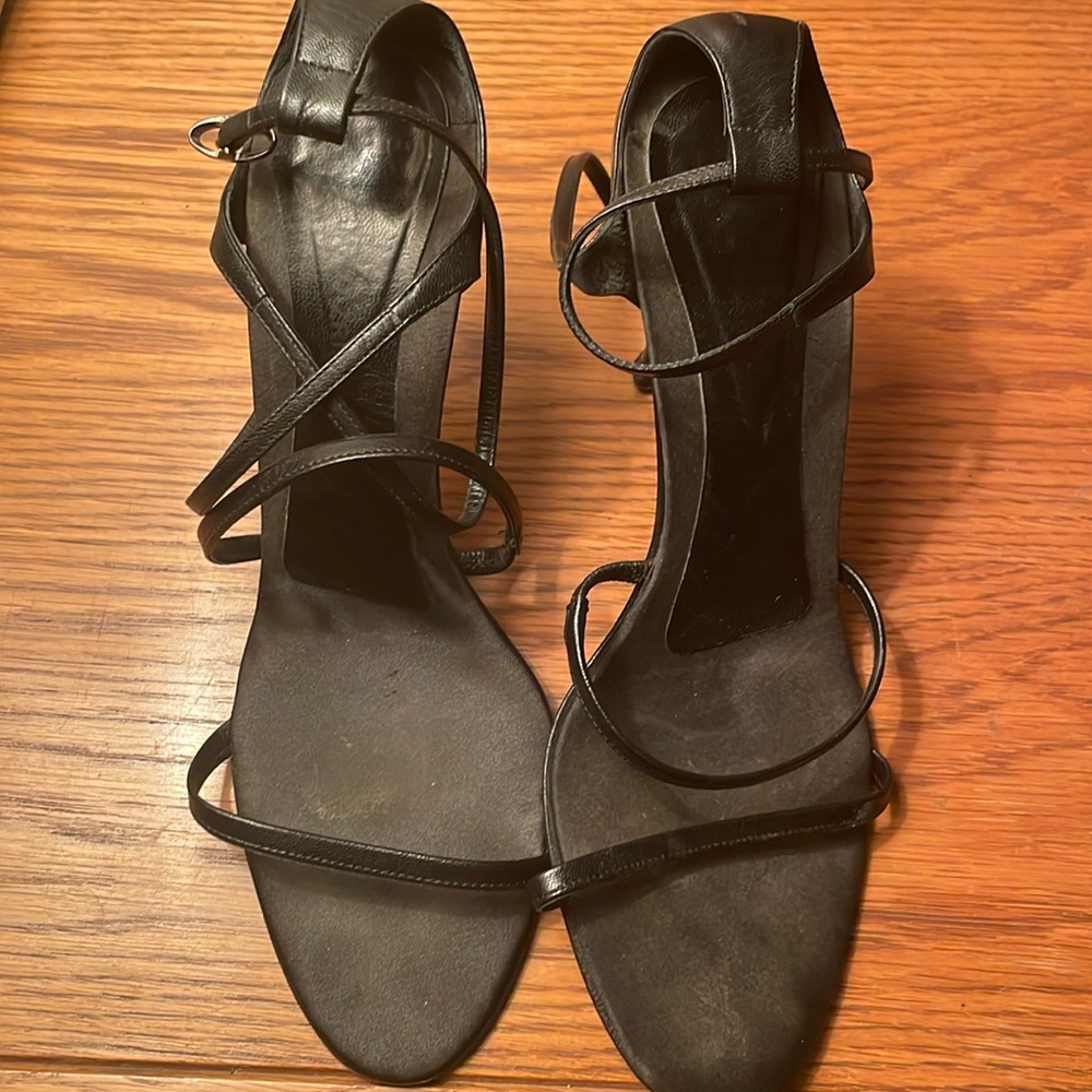 Strapping sandal sz 8 BCBG